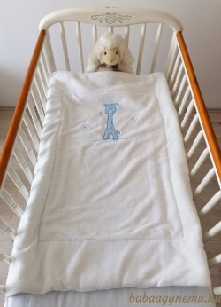 Zoé zsiráf fehér- kék- Wellsoft kocsitakaró termék főképe