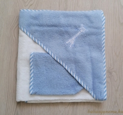 Fehér-kék - Zoé zsiráf hímzéssel termék főképe